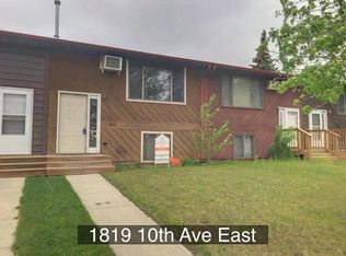 1819 10th Ave E, Williston, ND 58801