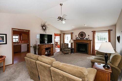 2nd image of 423 Bear Dr