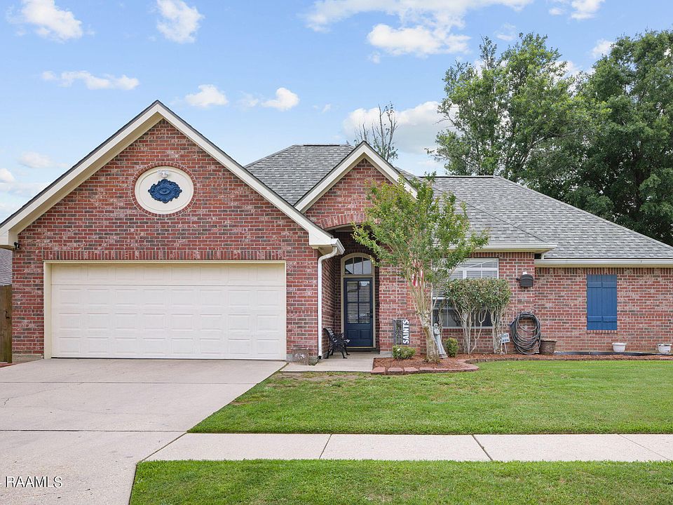 1st image of 133 Woodstock Dr