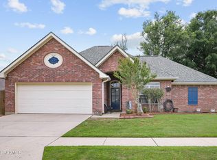 133 Woodstock Dr, Youngsville, LA 70592