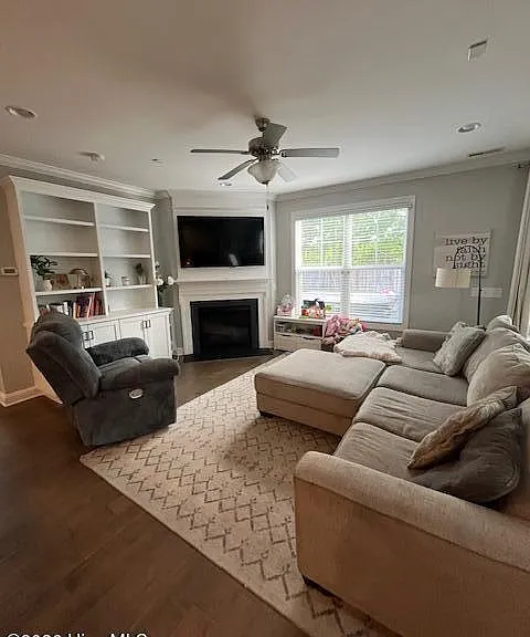 608 Coniston Dr SE — Photo 9