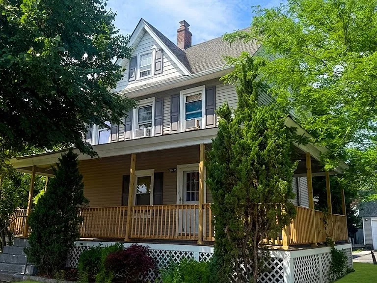 721 S Wellwood Ave #2 — Photo 1