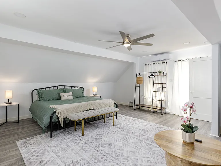 110 E Craig Pl #3 — Photo 16