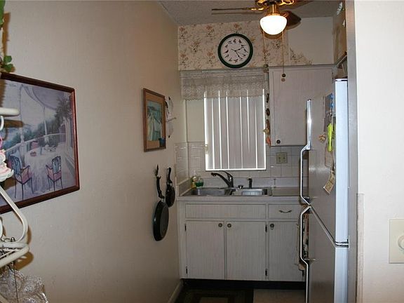 5th image of 13940 Anona Heights Dr APT 63