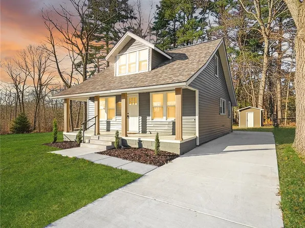 8659 Essex Ave, Warren, MI 48089