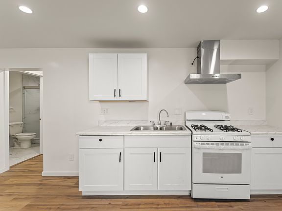 2nd image of 509 N Avenue 50 #1/4