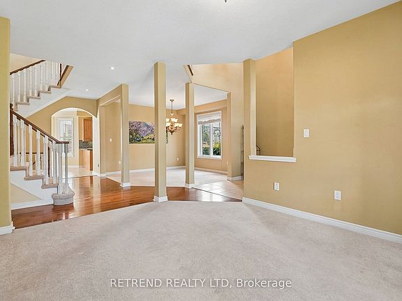 5th image of 36 Sandringham Dr