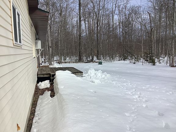 4th image of 823 Town Line Rd