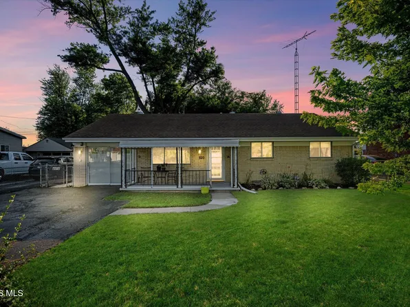 820 S Hill Park Dr, Holland, OH 43528
