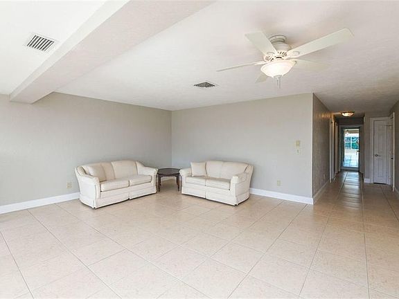 4th image of 3434 Medford Ln