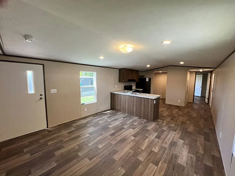 Auburndale Estates — Photo 43