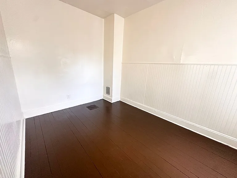 925 W College Ave — Photo 18