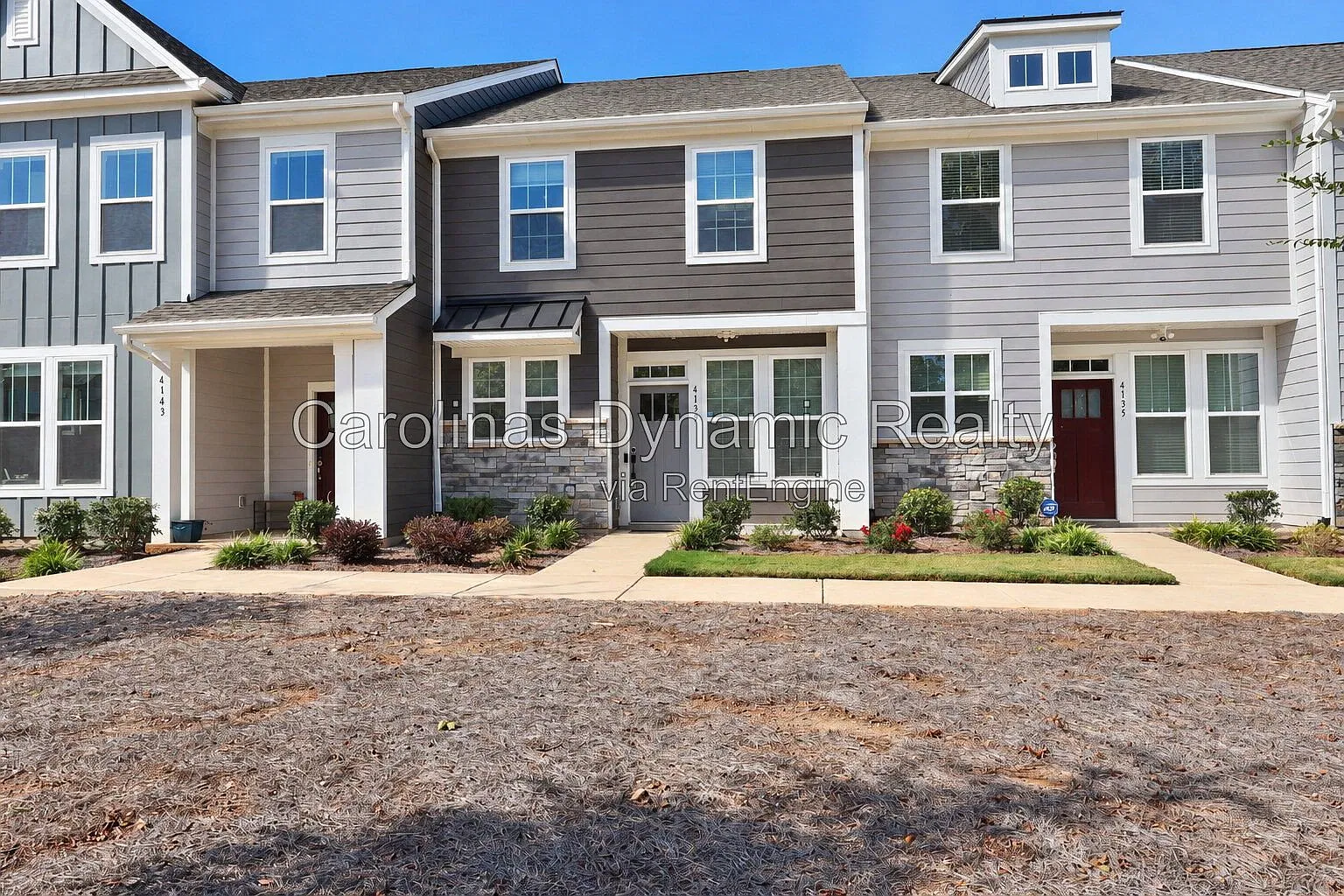 3 bed, 2.5 bath, 1600 sqft, $2,300 — Photo 1