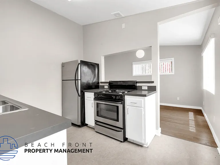 2674 Elden Ave. — Photo 13
