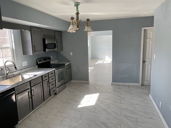 5th image of 1301 Andover Pl