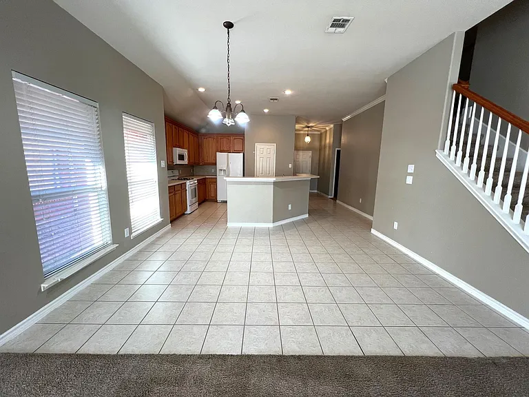 7909 Elk Mountain Trl — Photo 3