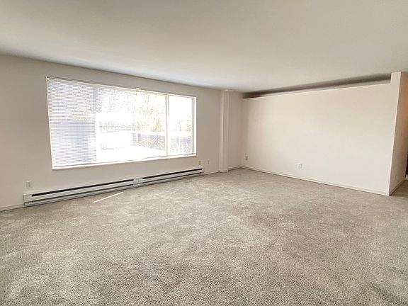 2nd image of 2700 NE 125th St APT 309