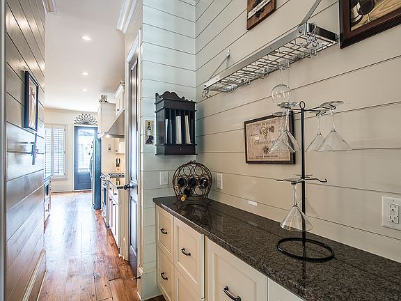 Wet bar