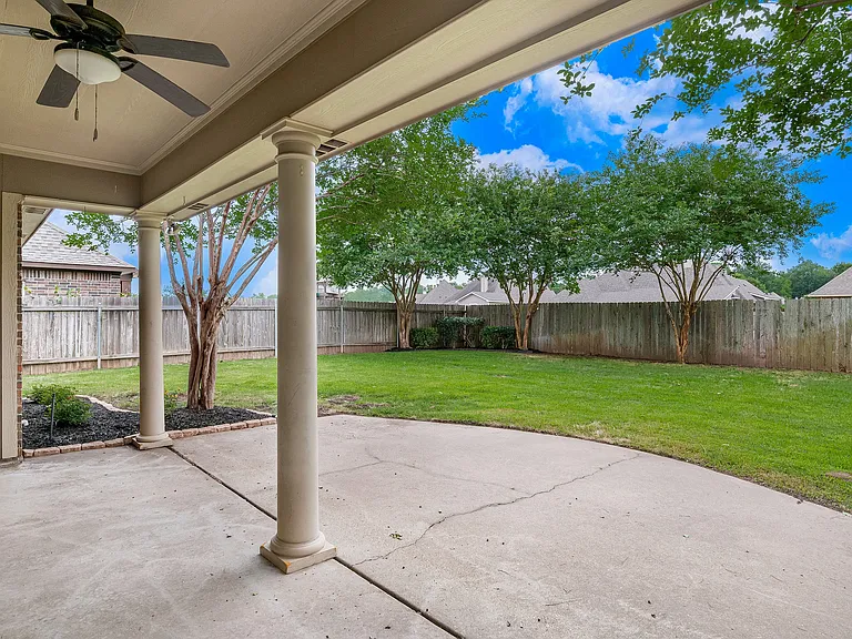 713 Saint Martin Ln — Photo 44