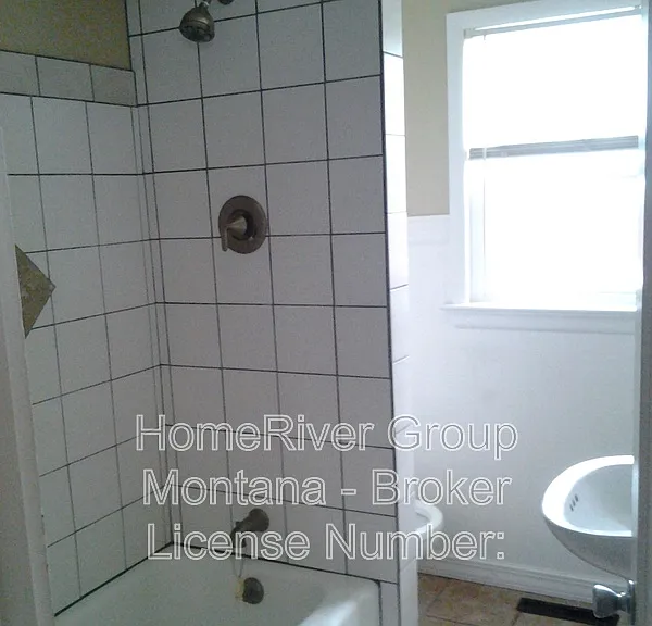 2623 S Higgins Ave — Photo 6