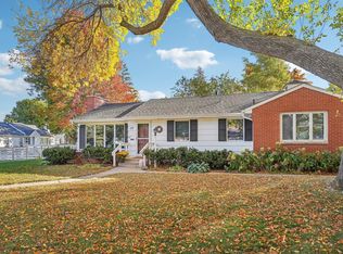 29 Ashley Rd, Hopkins, MN 55343