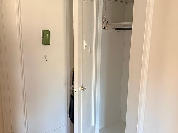 2nd image of 814 W End Ave #13D