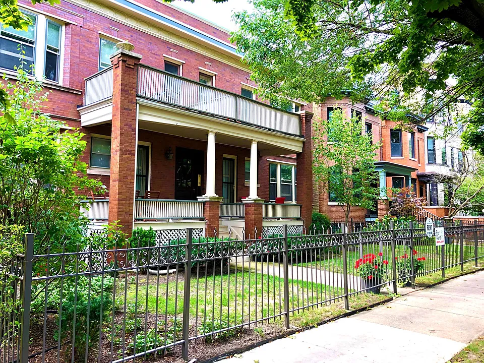 1409 W Belle Plaine Ave #1W