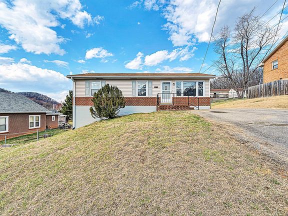 2nd image of 1378 Craig Robertson Rd SE