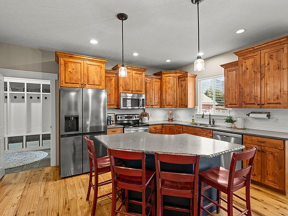 4th image of 1062 E 350 S