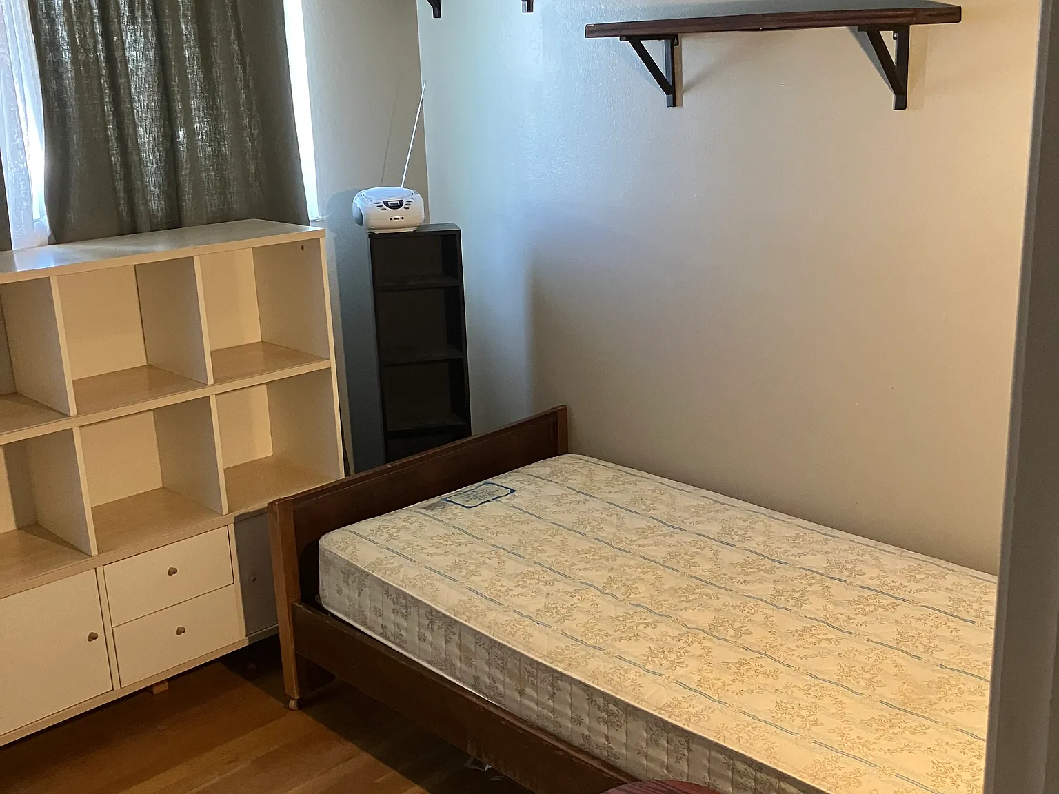 3 bed, 960 sqft, $700 — Photo 2