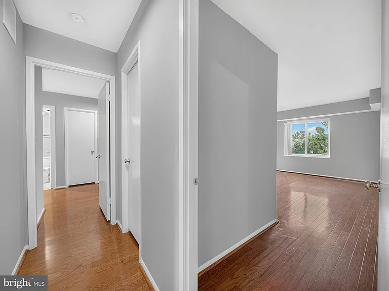 8350 Greensboro Dr #422 — Photo 17