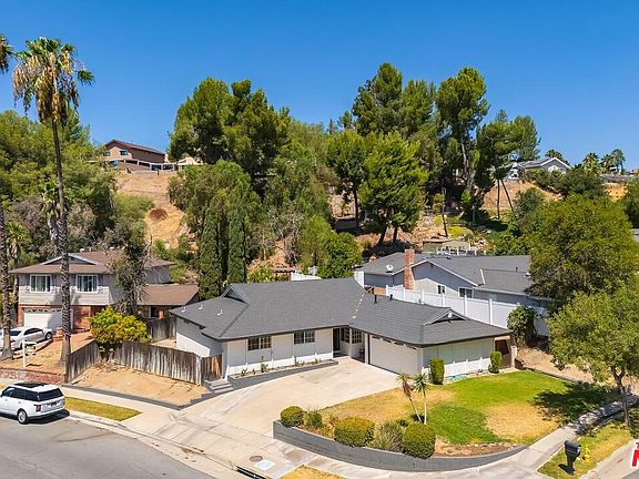 3rd image of 27127 Garza Dr