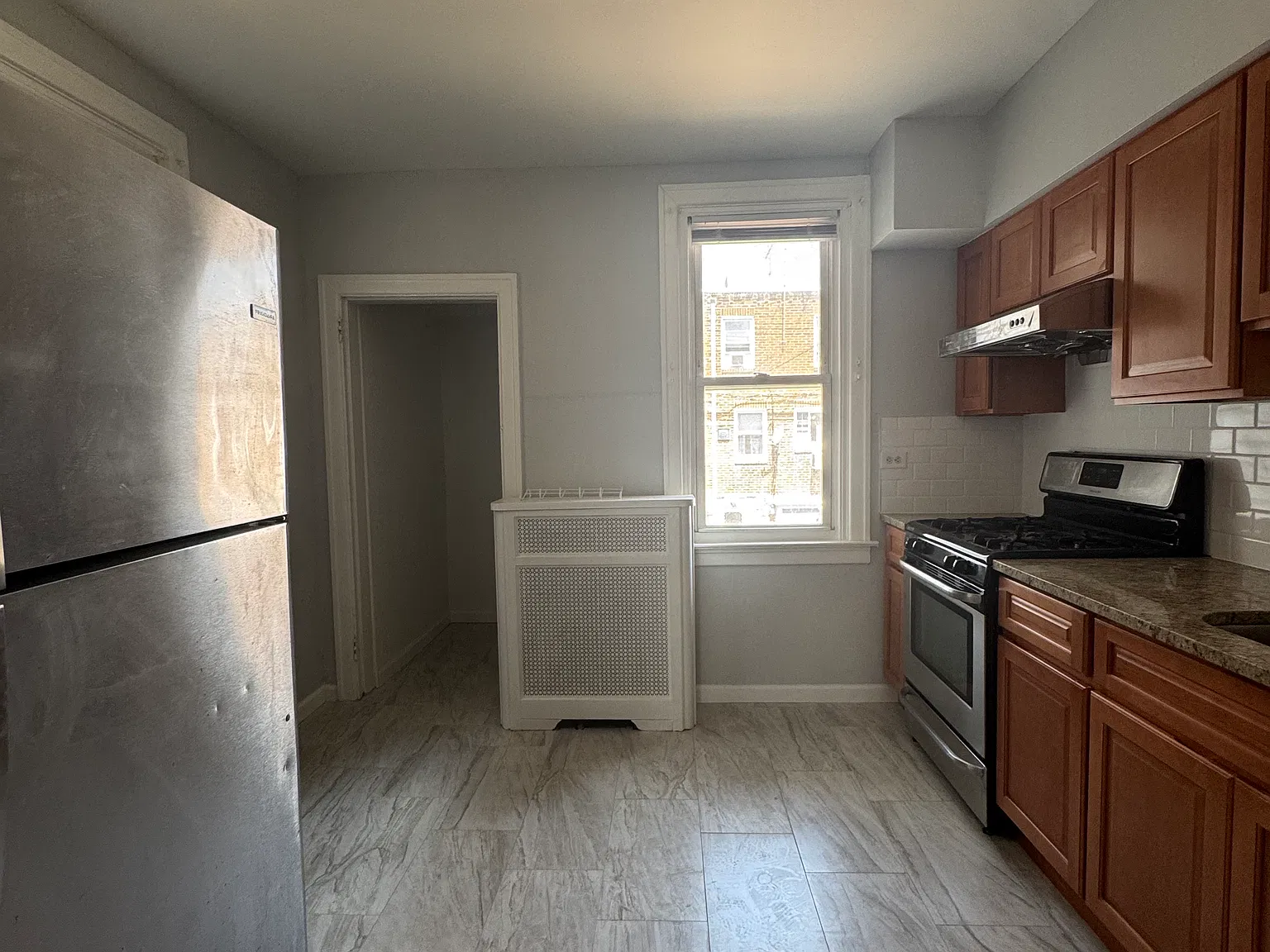 3 bed, 1280 sqft, $1,700 — Photo 3