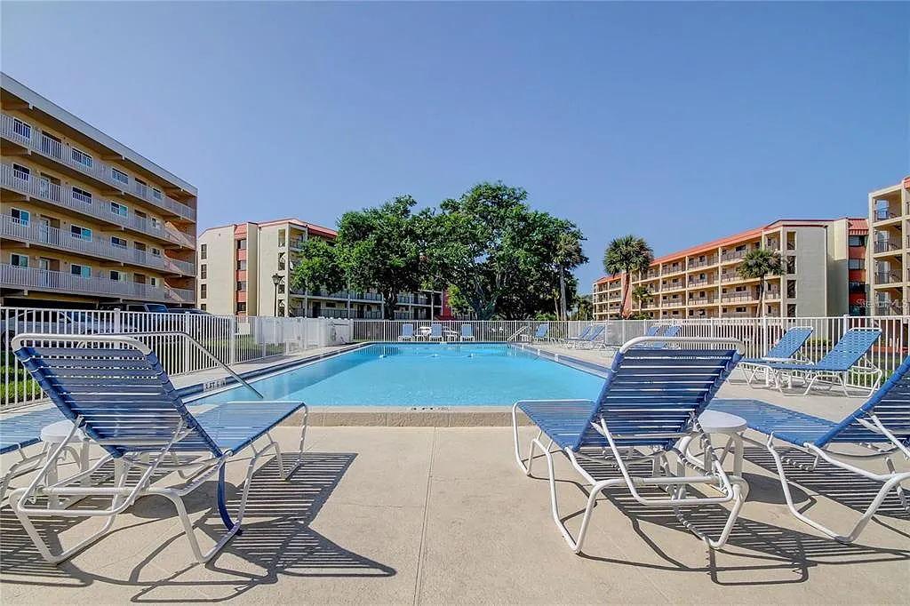 2 bed, 2.0 bath, 1200 sqft, $2,250 — Photo 3