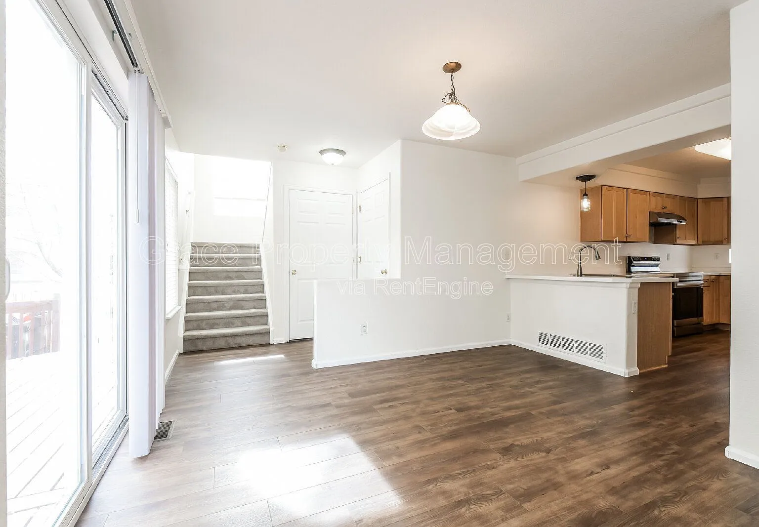 3 bed, 3.0 bath, 1586 sqft, $2,520 — Photo 4