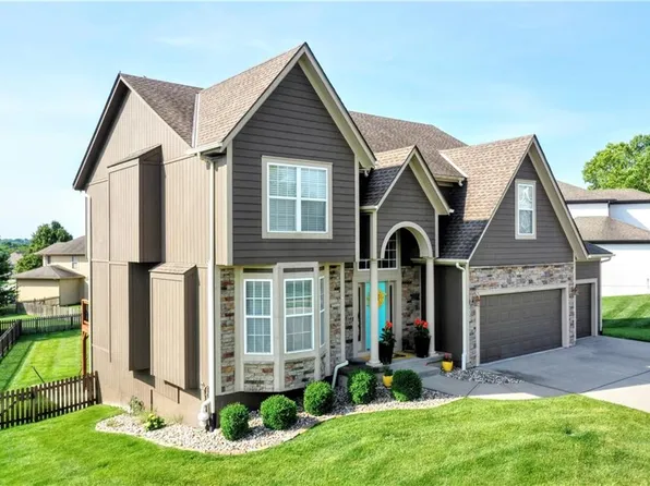 2221 SW Hawk View Rd, Lees Summit, MO 64082