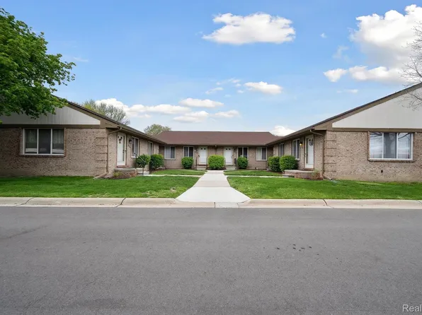 26871 Villa Calabrese, Warren, MI 48091