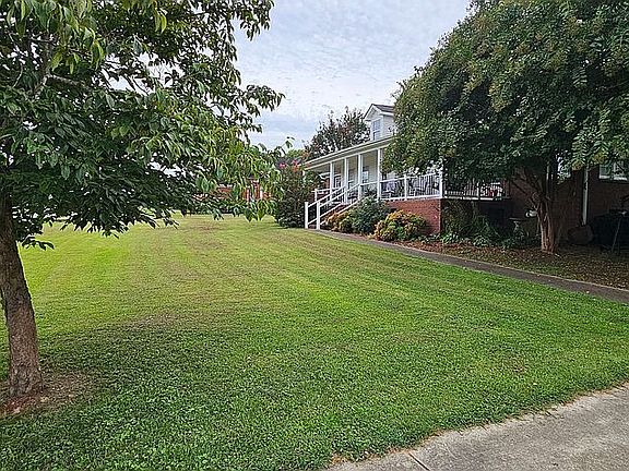 3rd image of 12 Brown Creek Dr