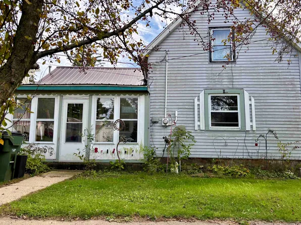105 Bridge St, Wonewoc, WI 53968