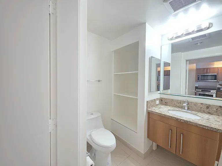 321 10th Ave #804 — Photo 24