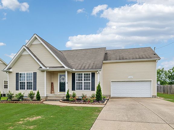 2nd image of 2808 Belle Meade Pl