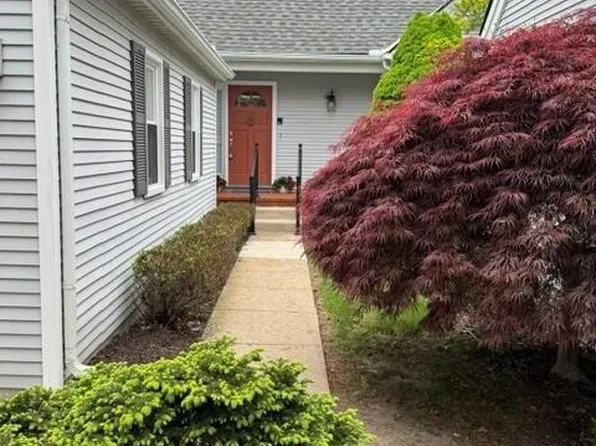 531 Heritage Dr, Ann Arbor, MI 48105