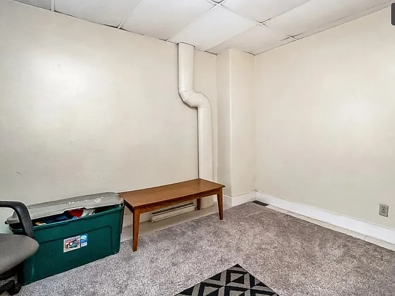 19 Railroad Ave — Photo 9