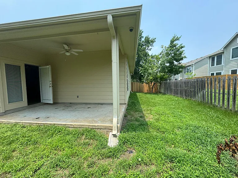 2620 Century Park Blvd — Photo 16