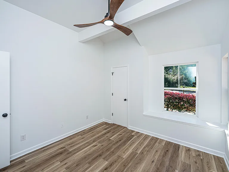 1078 Secessionville Rd — Photo 20
