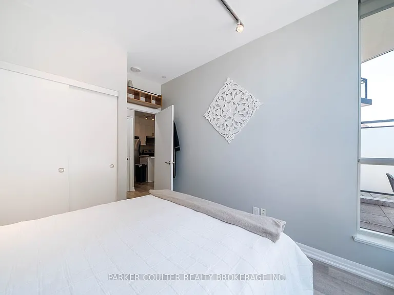111 Worsley St #302 — Photo 14