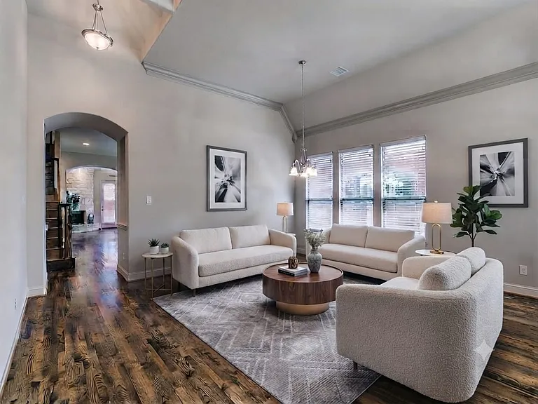 8714 Isaac St — Photo 2