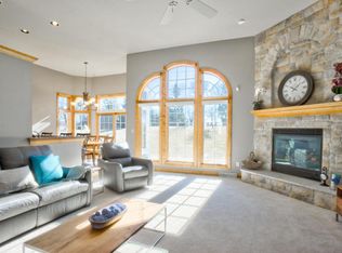 N64W13233 Crestwood Dr, Menomonee Falls, WI 53051