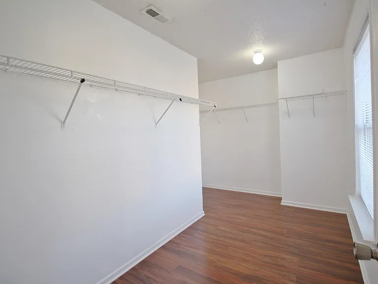 945 Shenandoah Way — Photo 19