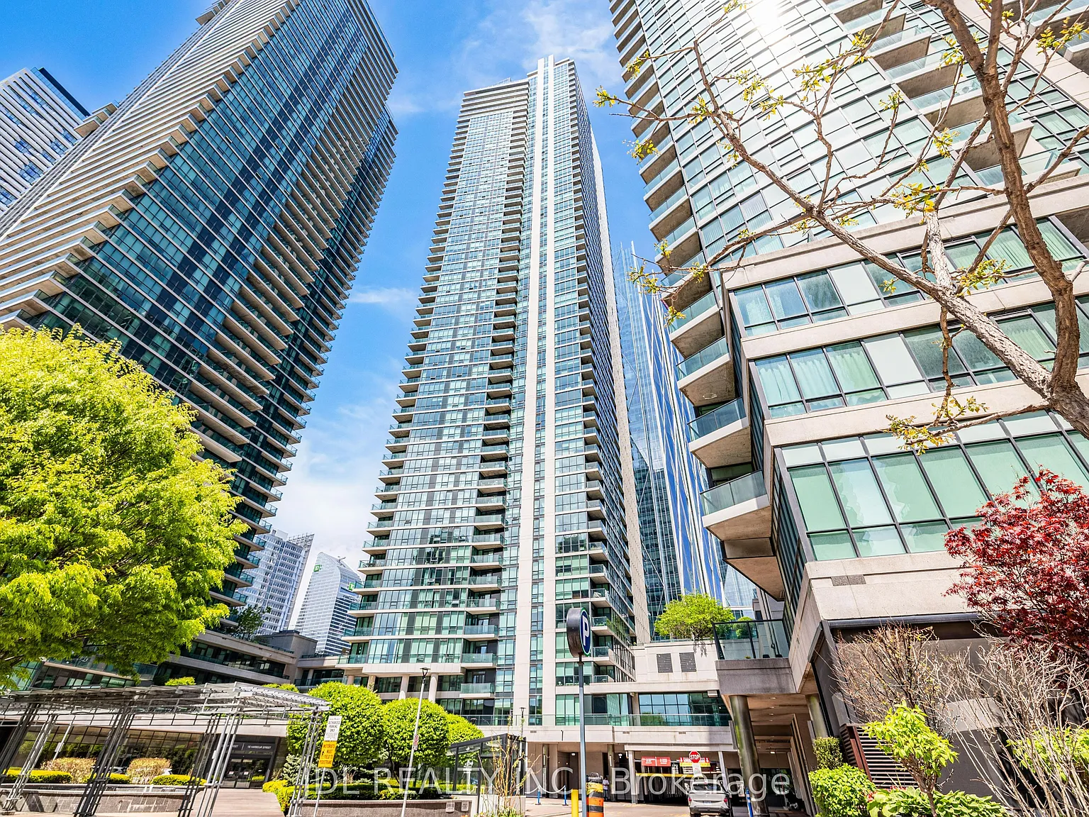 2 bed, $2,580 — Photo 4